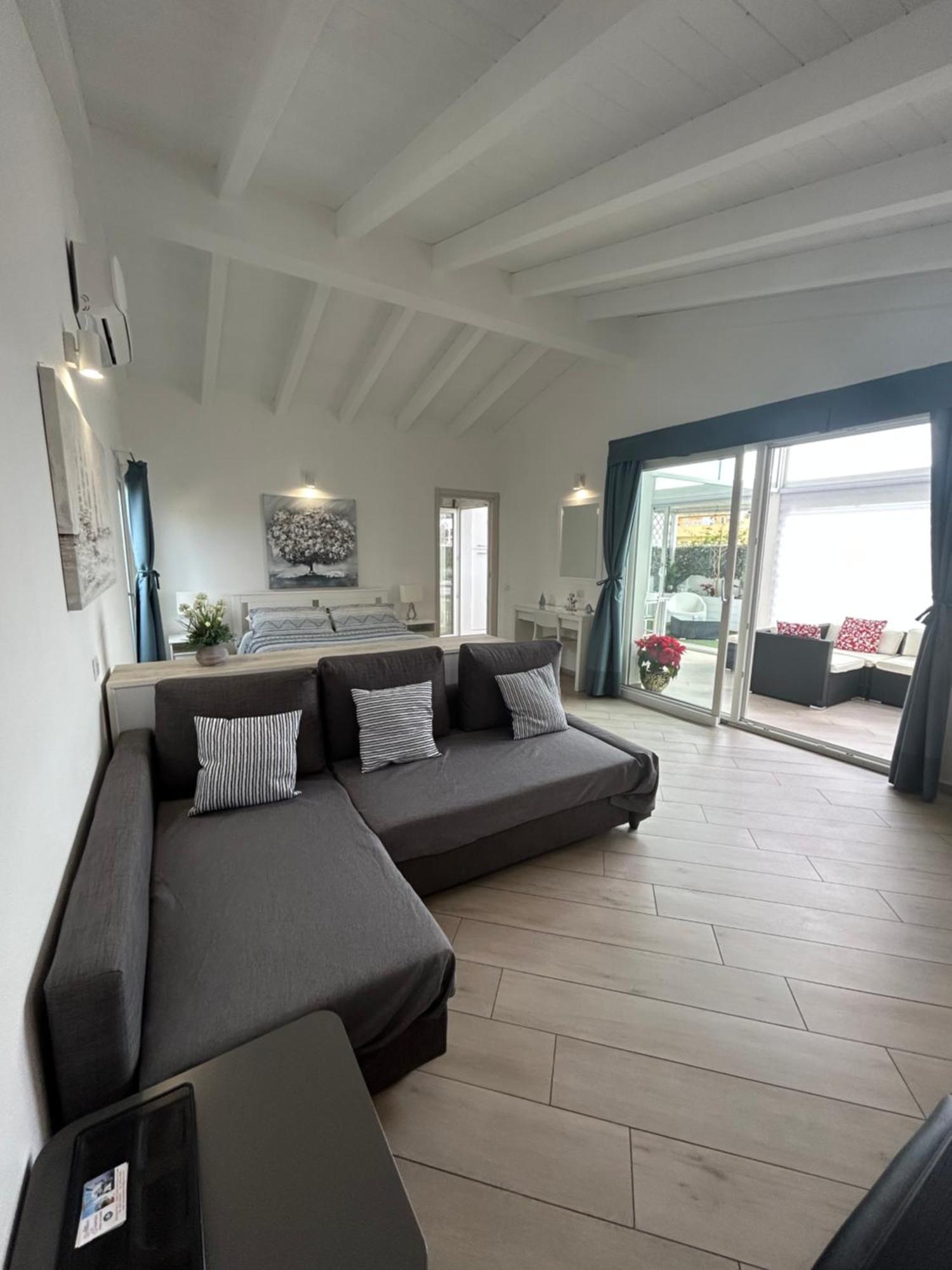Ferienwohnung Attico Jasmin Quartu SantʼElena Exterior foto