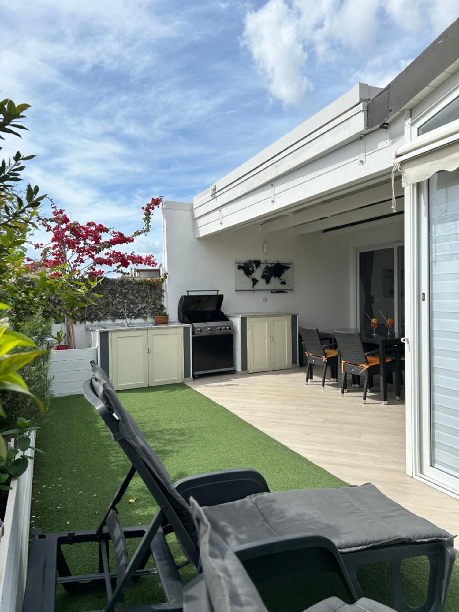 Ferienwohnung Attico Jasmin Quartu SantʼElena Exterior foto